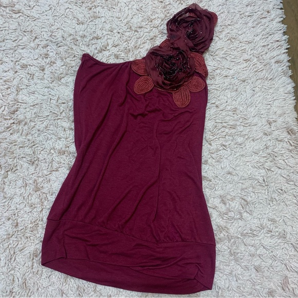 vintage agaci rosette top gently used *small stain on rose pictured* - Picture 3 of 4